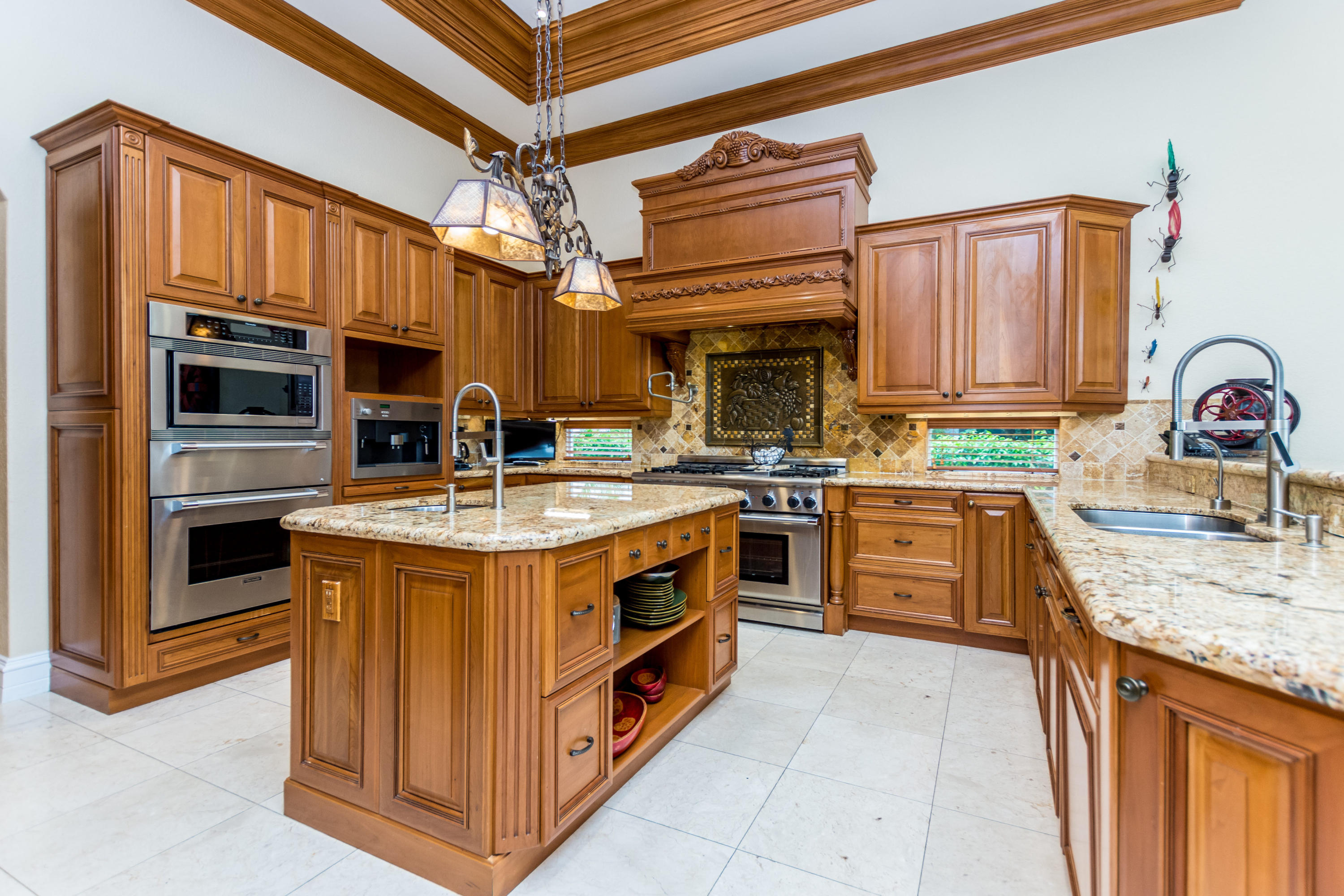 7518 Fenwick Place Boca Raton, FL 33496 - Photo 20 of 112 kitchen