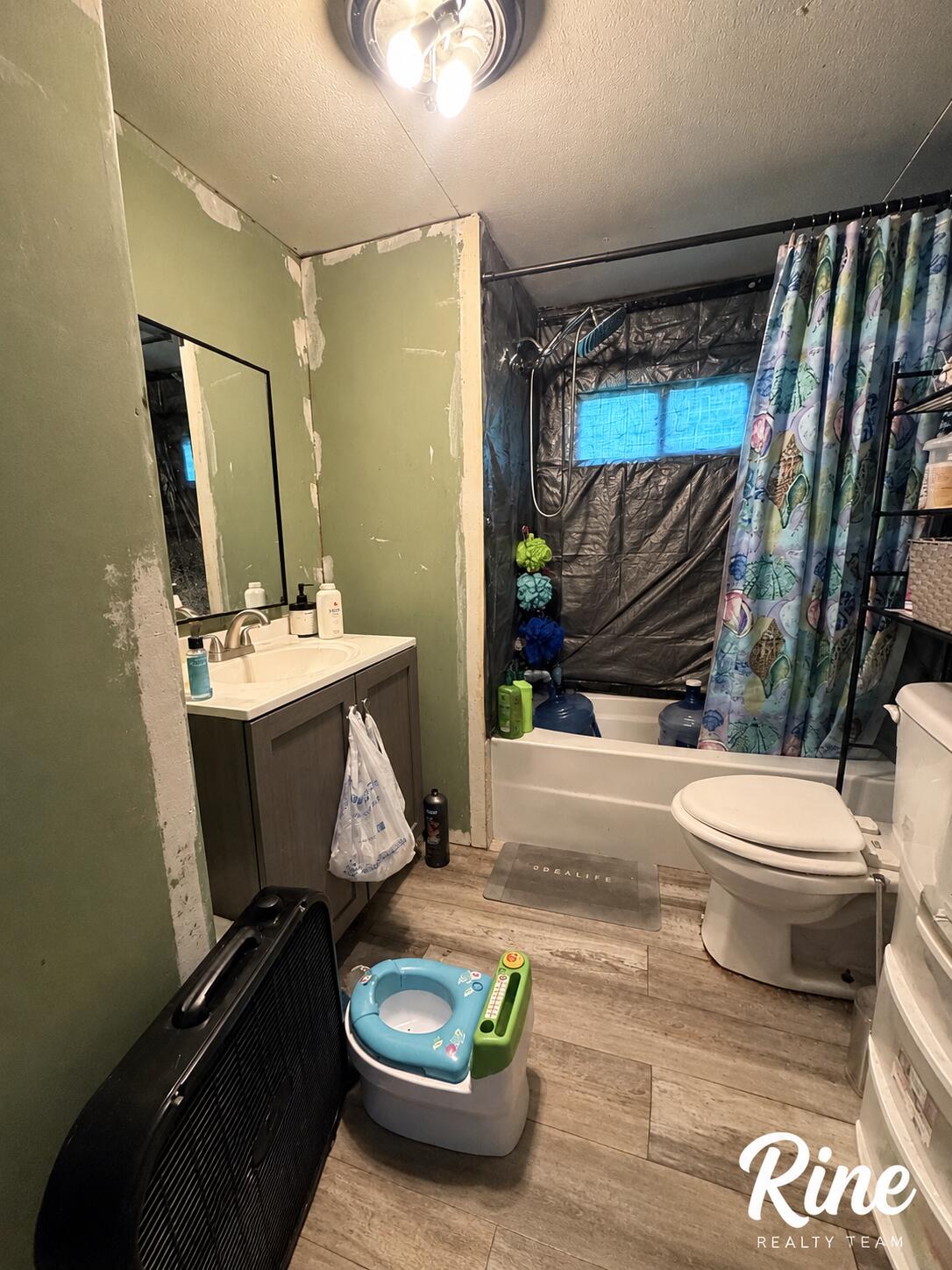 1684 Colwood Road Caro, MI 48723 - Photo 12 of 21 C0105D25-DCF2-4A38-AAEE-8110809E94D9