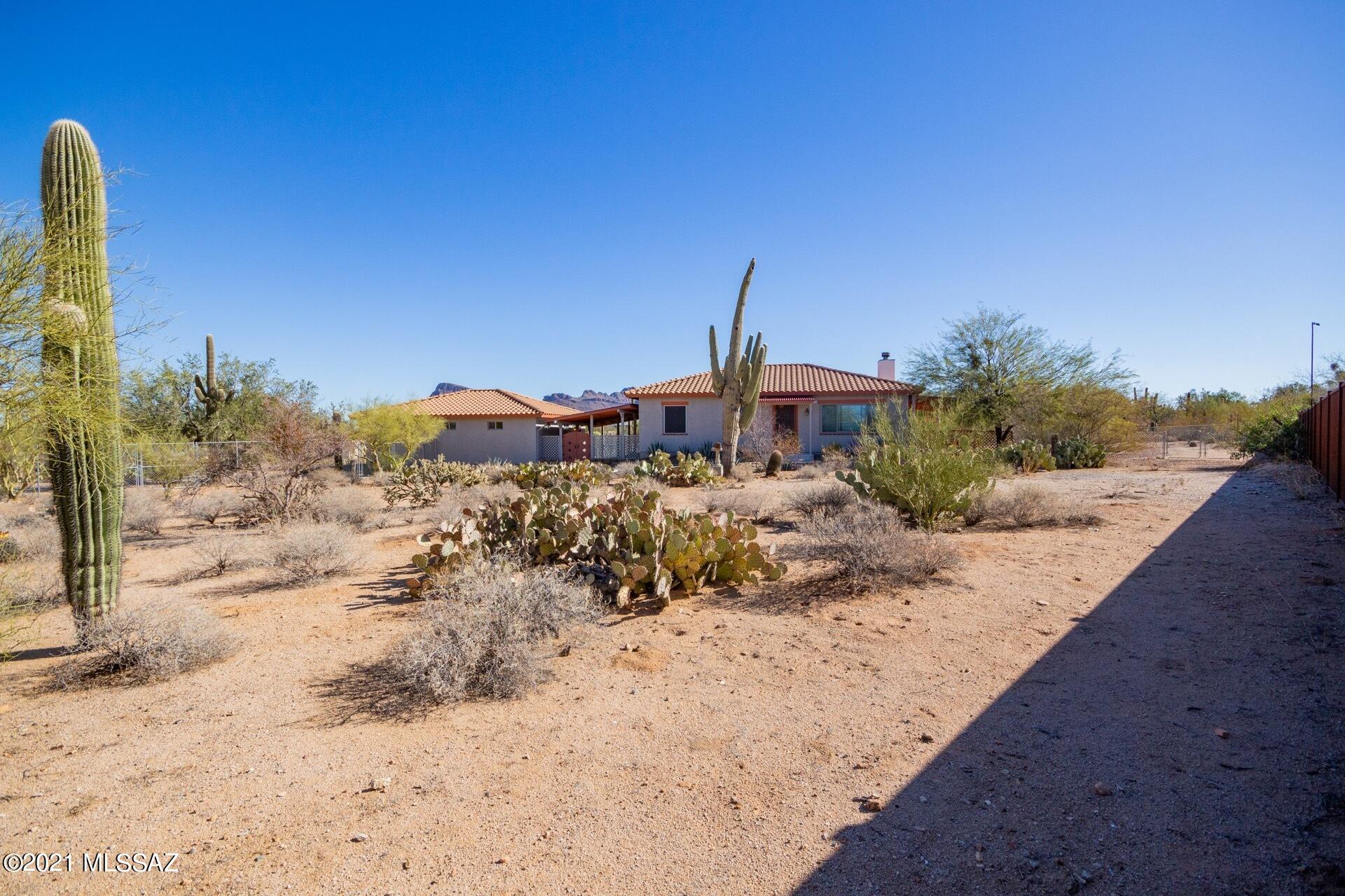 6042 North Van Ark Road Tucson, AZ 85743 - Photo 1 of 25 Gallery Image 1
