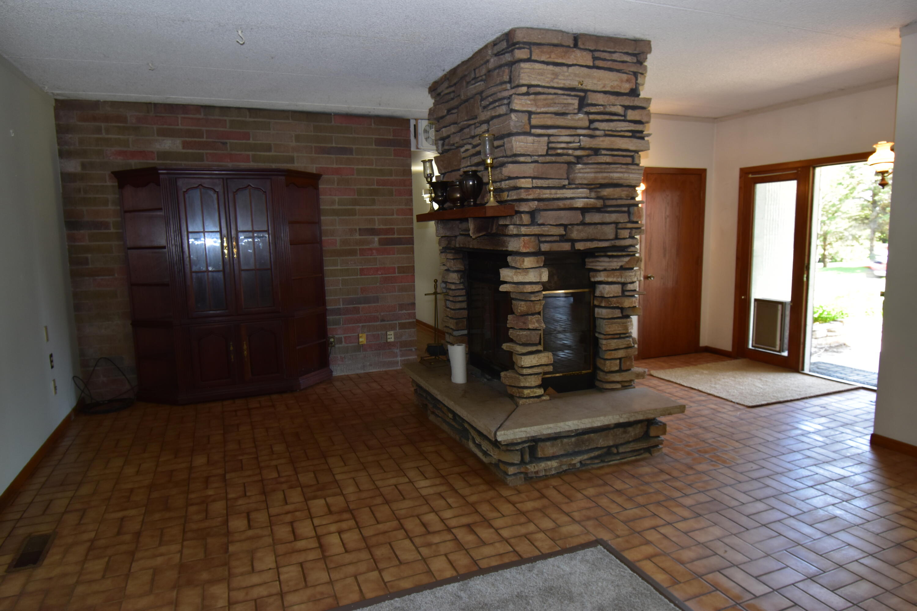 853 West Keil Road New Holstein, WI 53061 - Photo 6 of 26 2 way fireplace