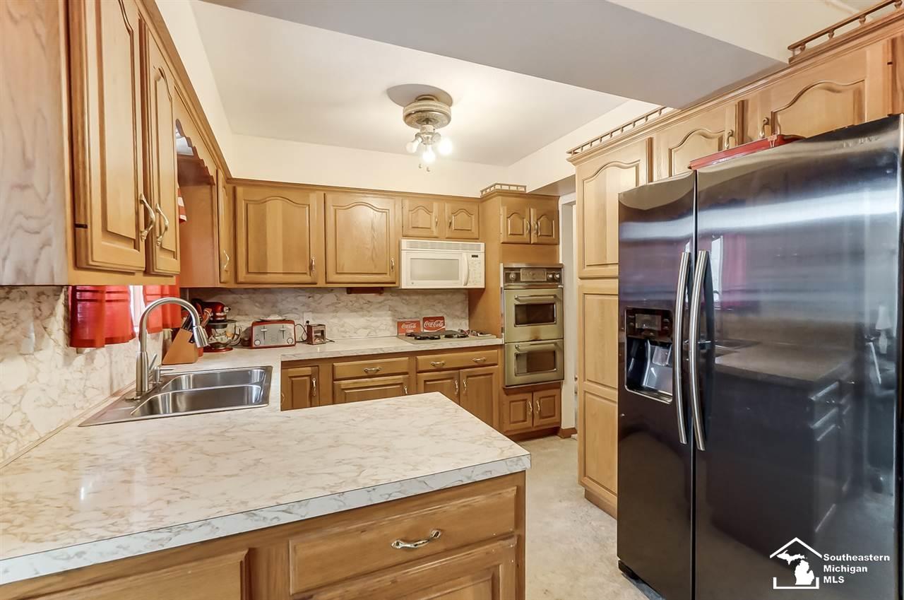 3725 Bluebush Road Monroe, MI 48162 - Photo 9 of 42