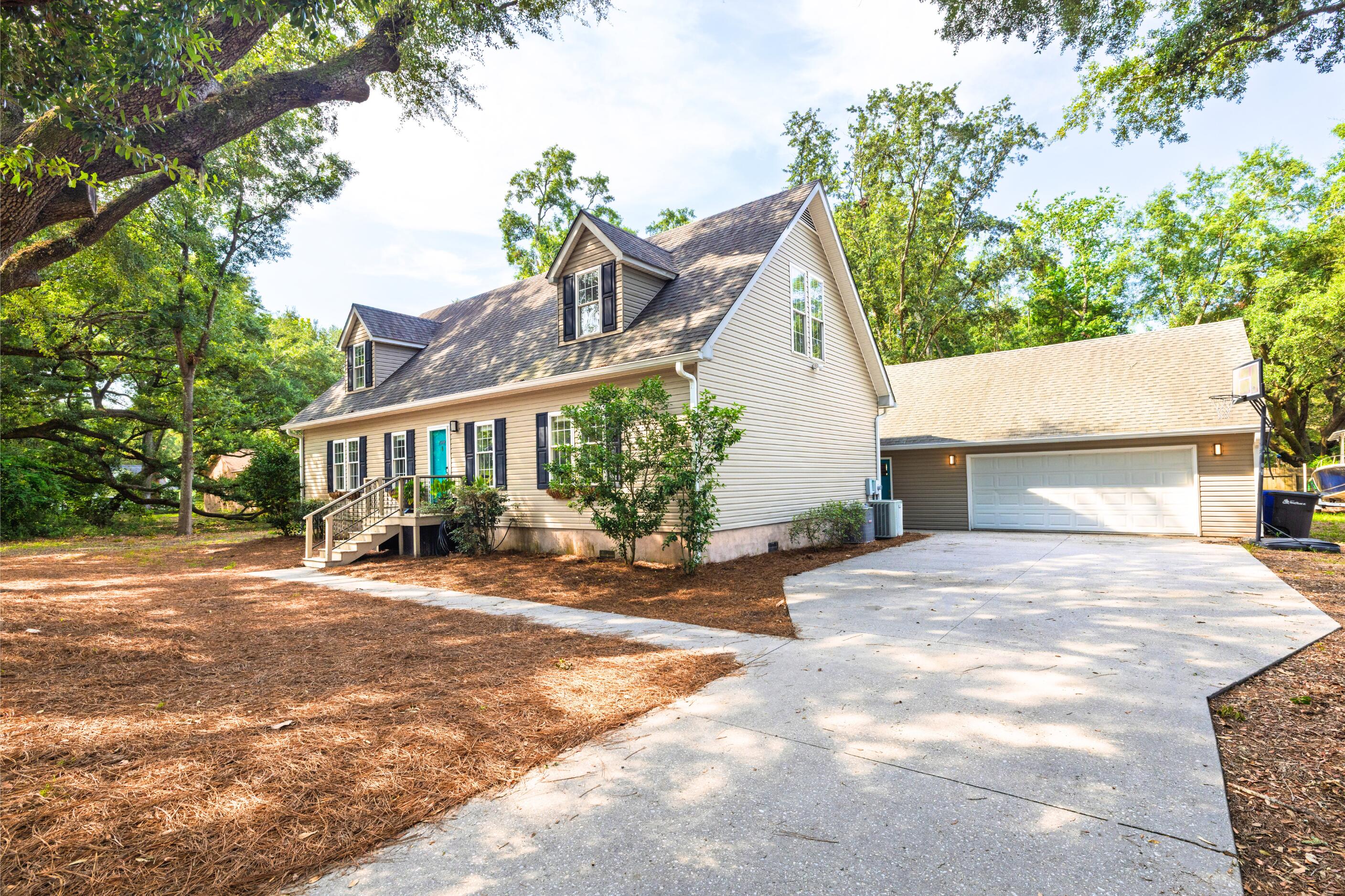 1519 Rifle Range Road Mount Pleasant, SC 29464 - Photo 4 of 43 Expansive Driveway