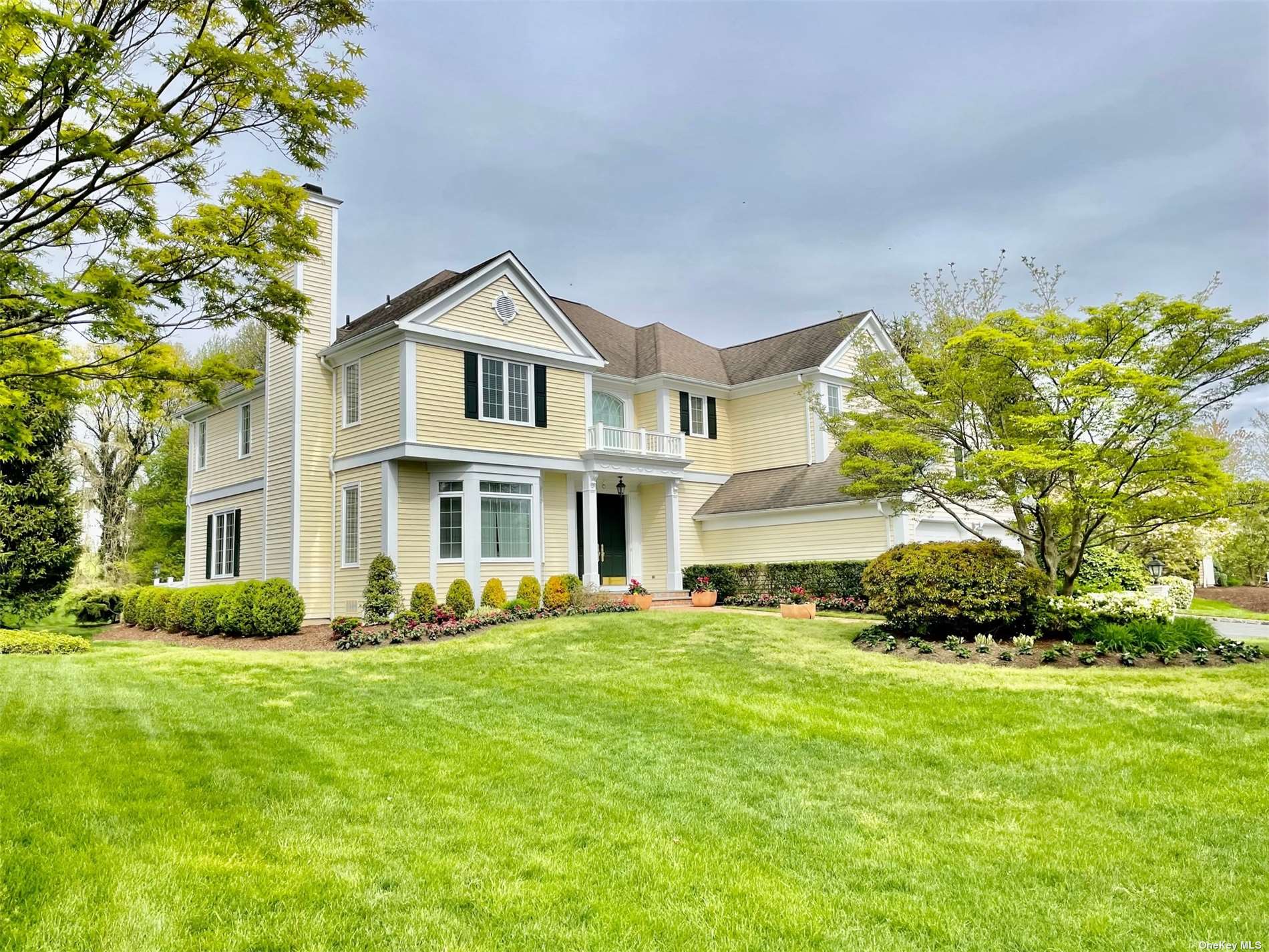 15 Meadow Lane, Manhasset, NY 11030 Compass