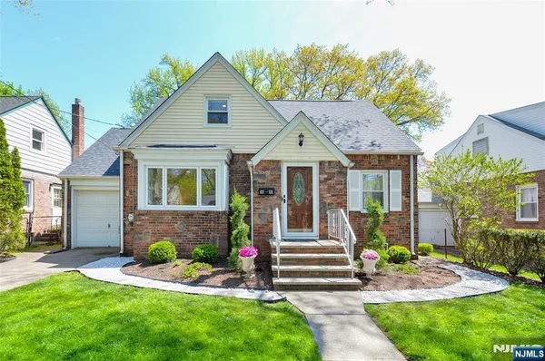 $625,000 | 1641 Ardsley Court, Teaneck, NJ 07666