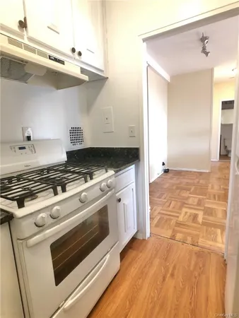 $2,400 | 10 Lake Street, Unit 4A, White Plains, NY 10601