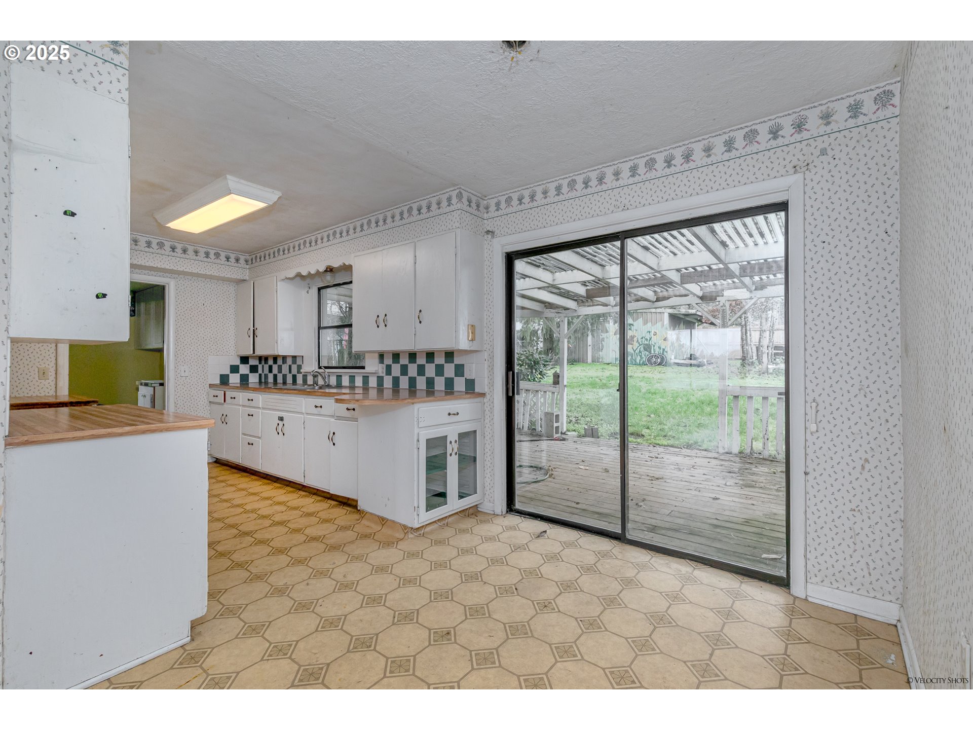 1533 Southwest Fairview Avenue Dallas, OR 97338 - Photo 12 of 26