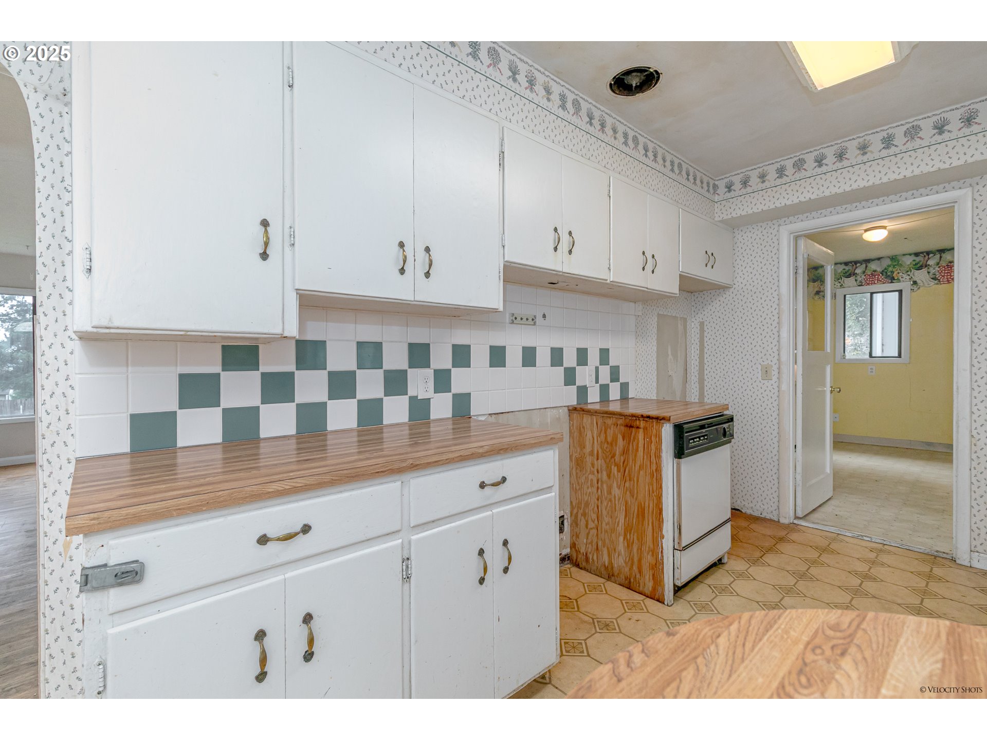 1533 Southwest Fairview Avenue Dallas, OR 97338 - Photo 14 of 26