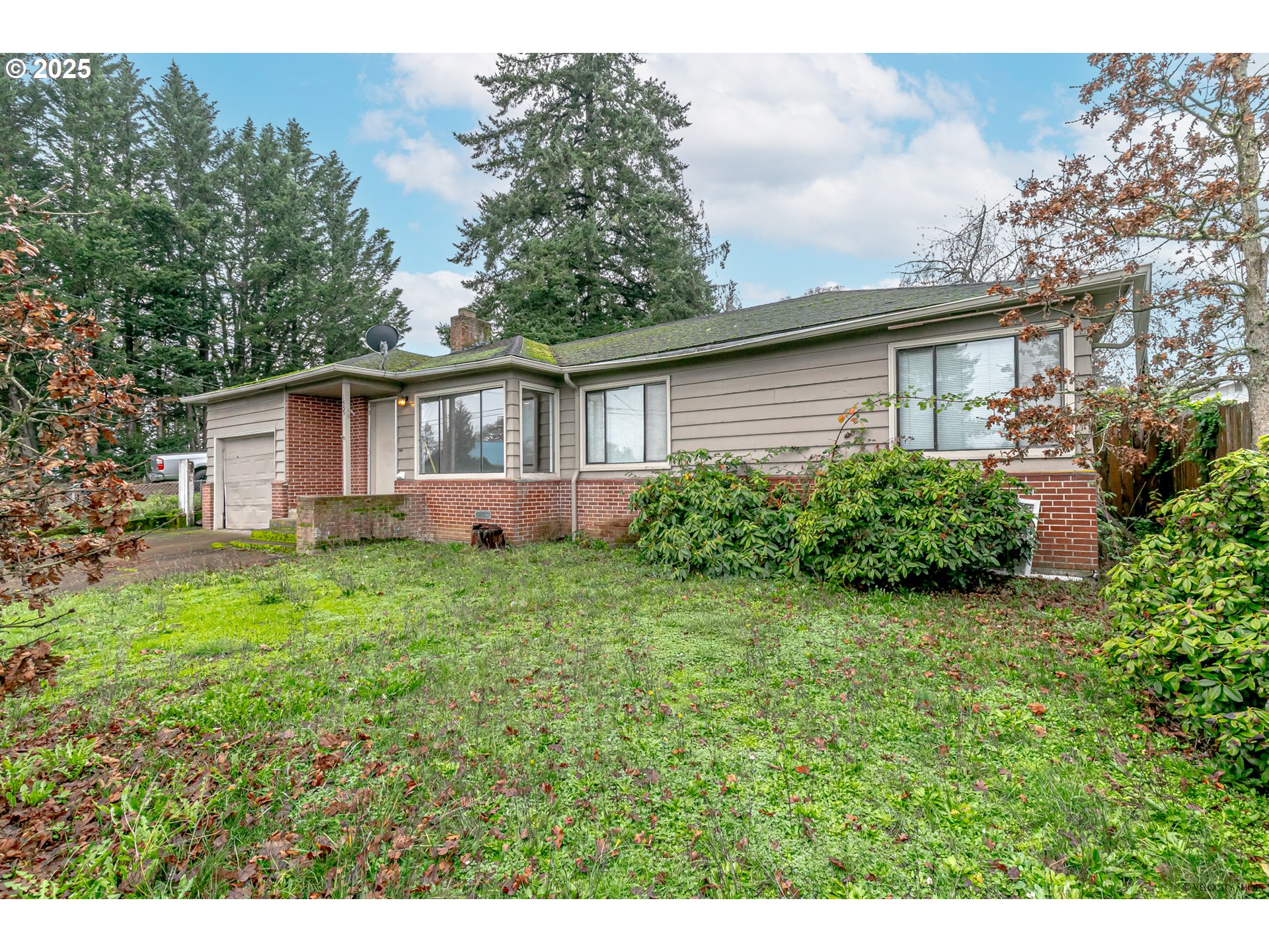 1533 Southwest Fairview Avenue Dallas, OR 97338 - Photo 2 of 26