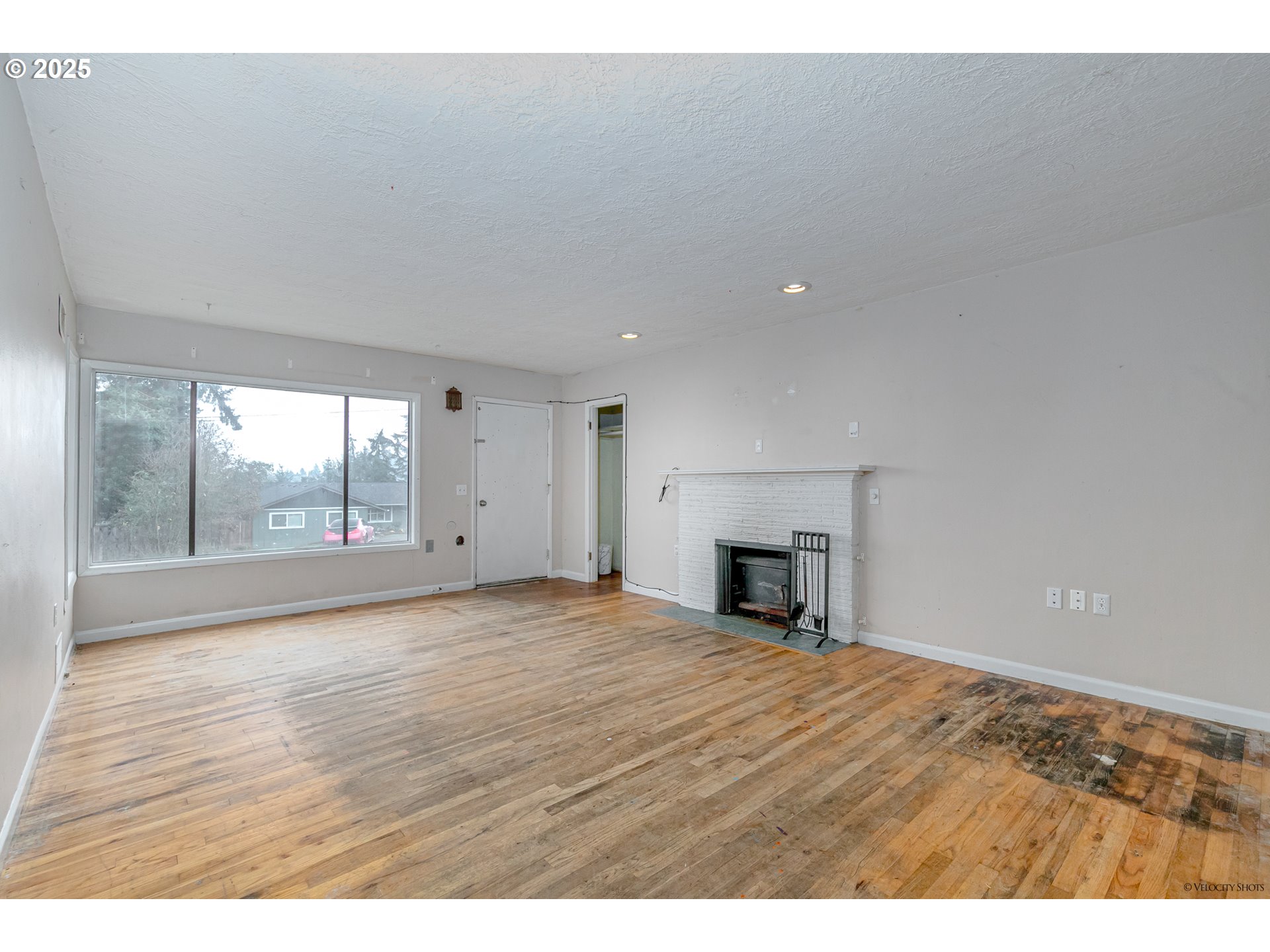 1533 Southwest Fairview Avenue Dallas, OR 97338 - Photo 4 of 26