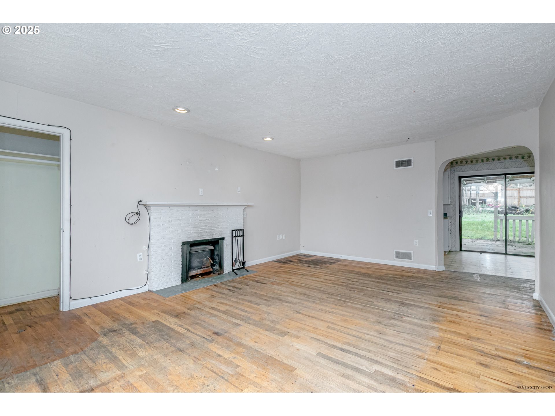 1533 Southwest Fairview Avenue Dallas, OR 97338 - Photo 6 of 26