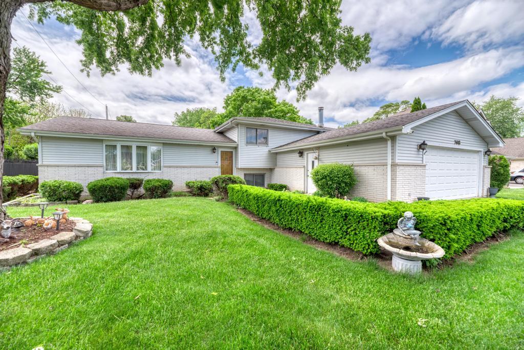 768 George Street Bensenville, IL 60106 - Photo 2 of 37