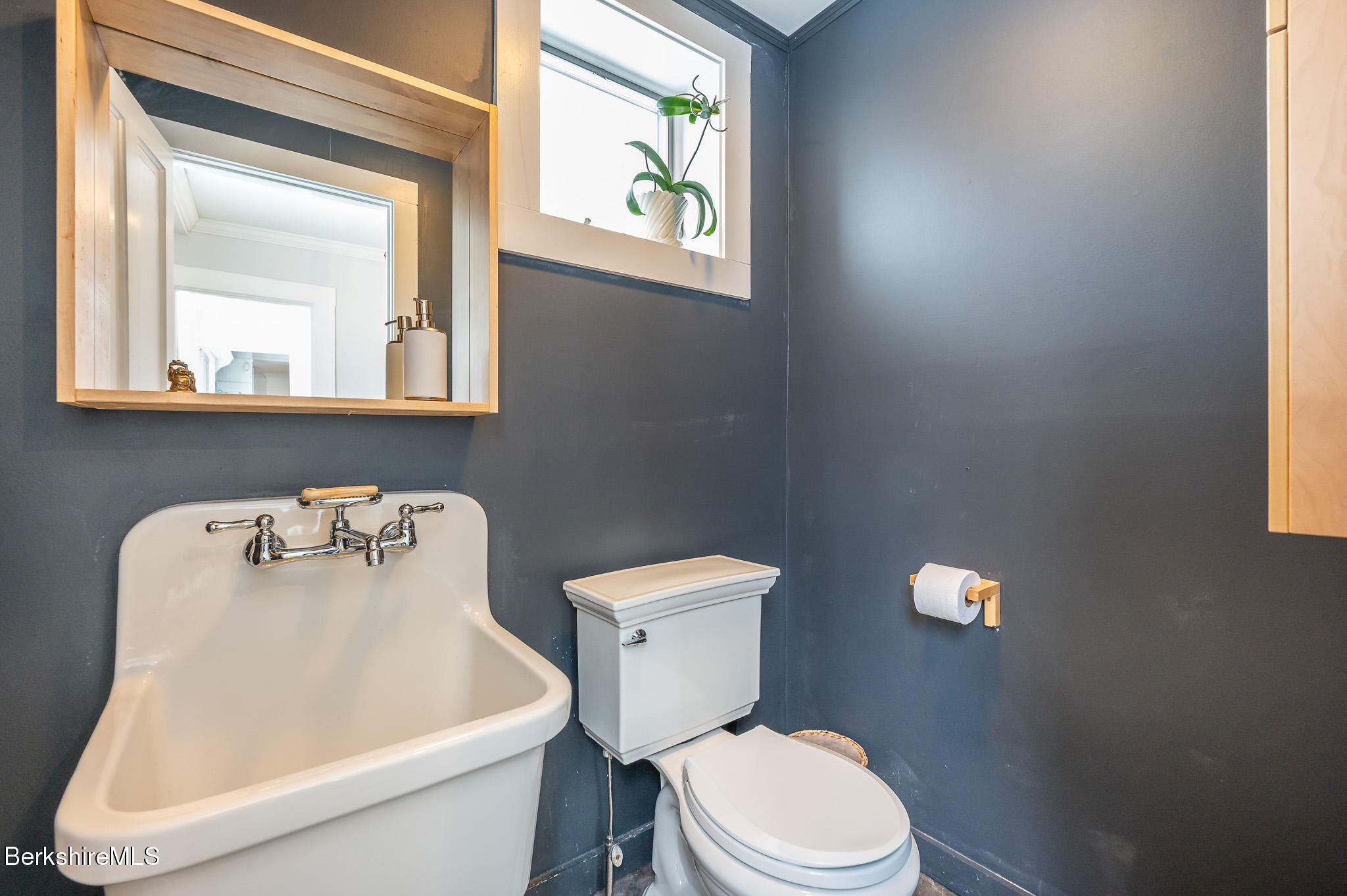 48 Old Stockbridge Road Lenox, MA 01240 - Photo 27 of 43 Laundry room half bath
