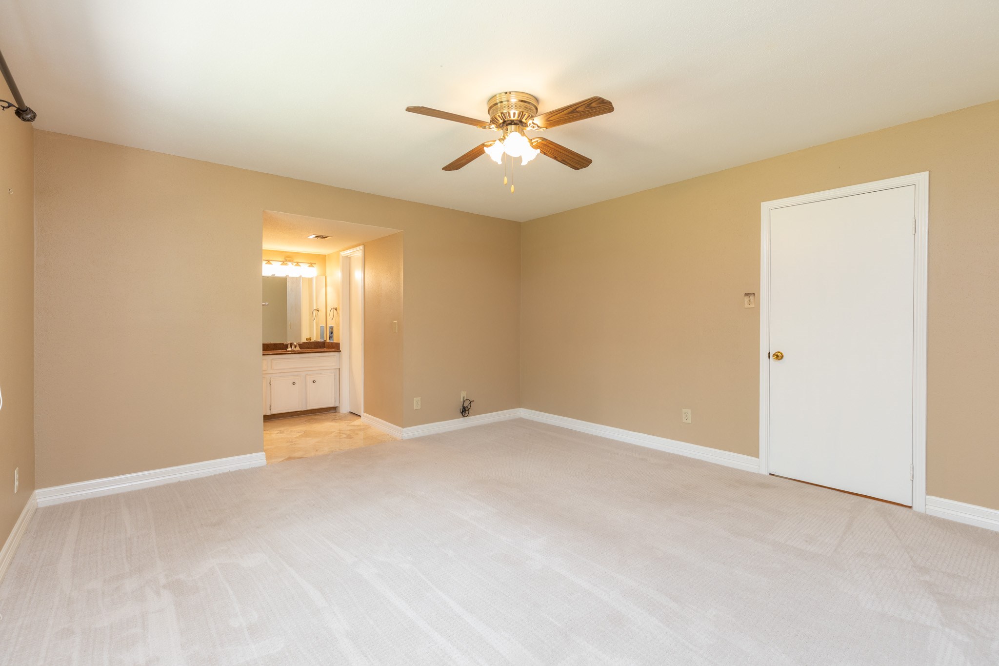 2623 Longleaf Pines Lane Houston, TX 77339 - Photo 20 of 32 a view of an empty room with a window