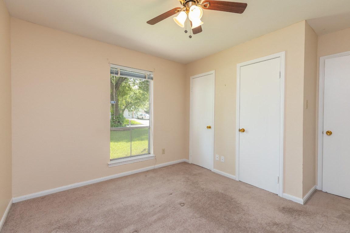 2623 Longleaf Pines Lane Houston, TX 77339 - Photo 24 of 32 a view of an empty room with a window