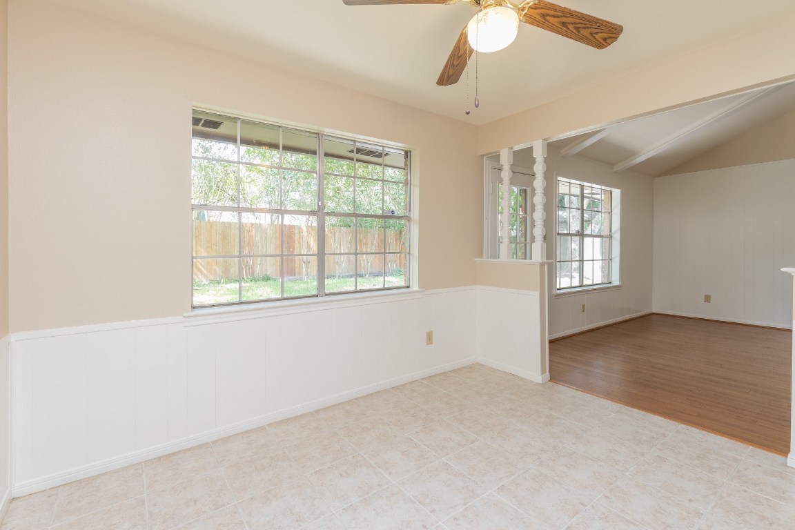 2623 Longleaf Pines Lane Houston, TX 77339 - Photo 9 of 32 a view of an empty room with a window