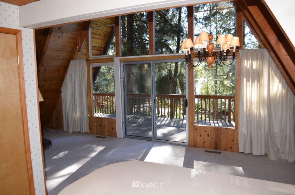 11374 South Lakeshore Road Chelan, WA 98816 - Photo 11 of 25 Gallery Image 11