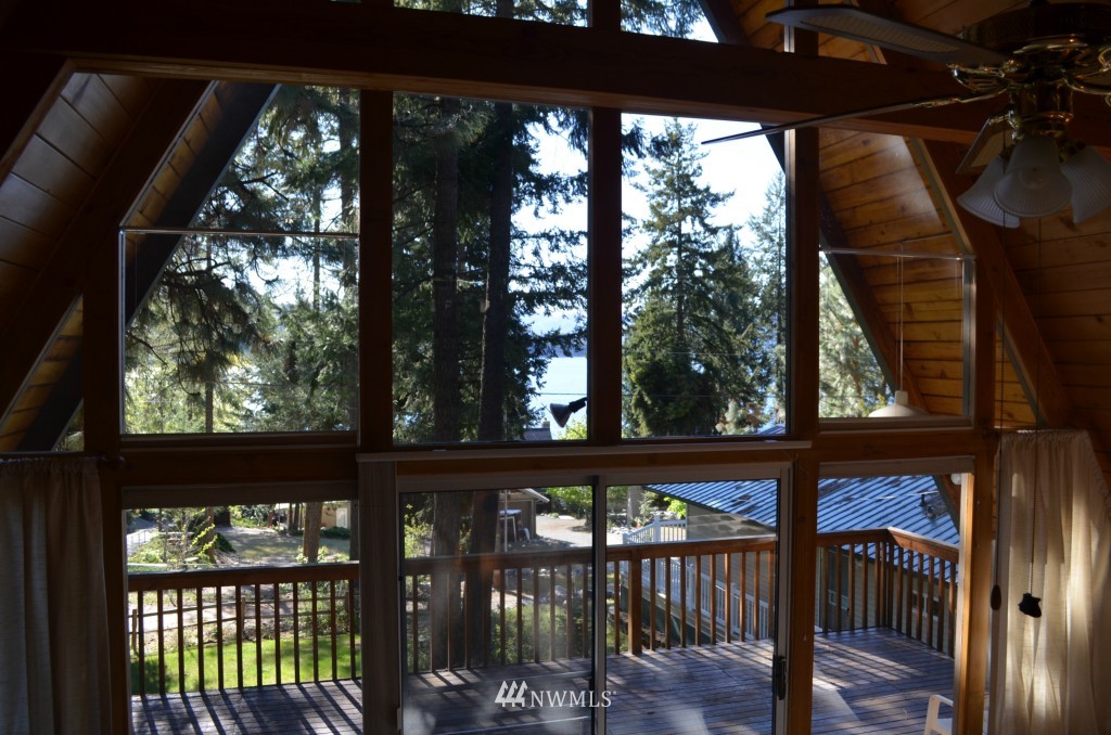 11374 South Lakeshore Road Chelan, WA 98816 - Photo 14 of 25 Gallery Image 14