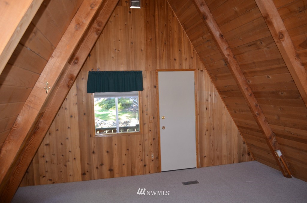 11374 South Lakeshore Road Chelan, WA 98816 - Photo 15 of 25 Gallery Image 15