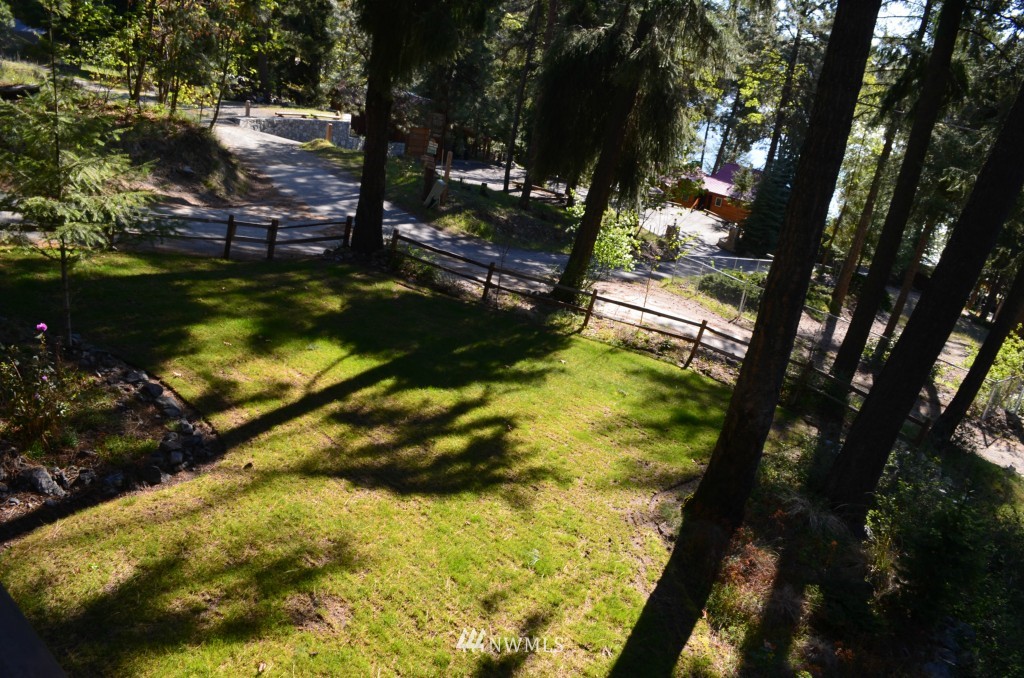 11374 South Lakeshore Road Chelan, WA 98816 - Photo 19 of 25 Gallery Image 19