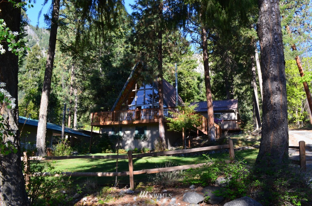 11374 South Lakeshore Road Chelan, WA 98816 - Photo 21 of 25 Gallery Image 21