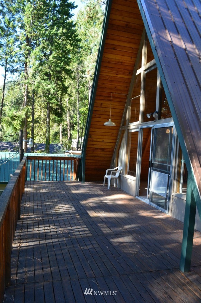11374 South Lakeshore Road Chelan, WA 98816 - Photo 23 of 25 Gallery Image 23