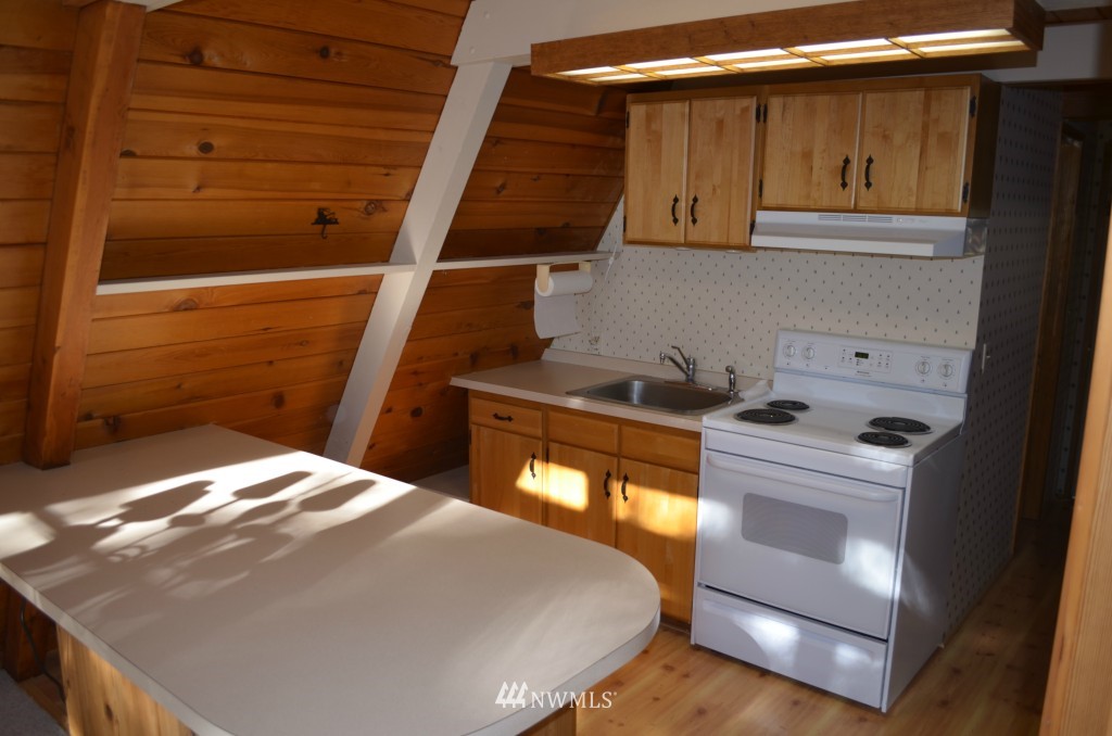 11374 South Lakeshore Road Chelan, WA 98816 - Photo 10 of 25 Gallery Image 10