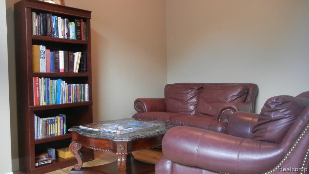 2360 Itsell Road Howell, MI 48843 - Photo 9 of 26 sitting/reading room