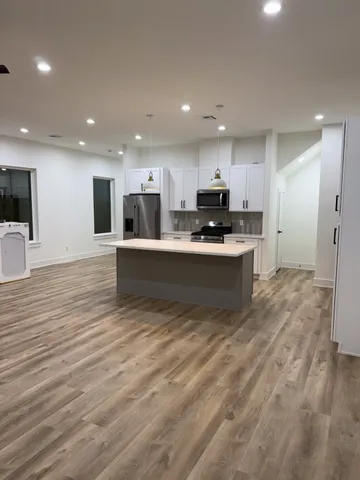 $2,600 | 9005 Comal Street, Houston, TX 77051