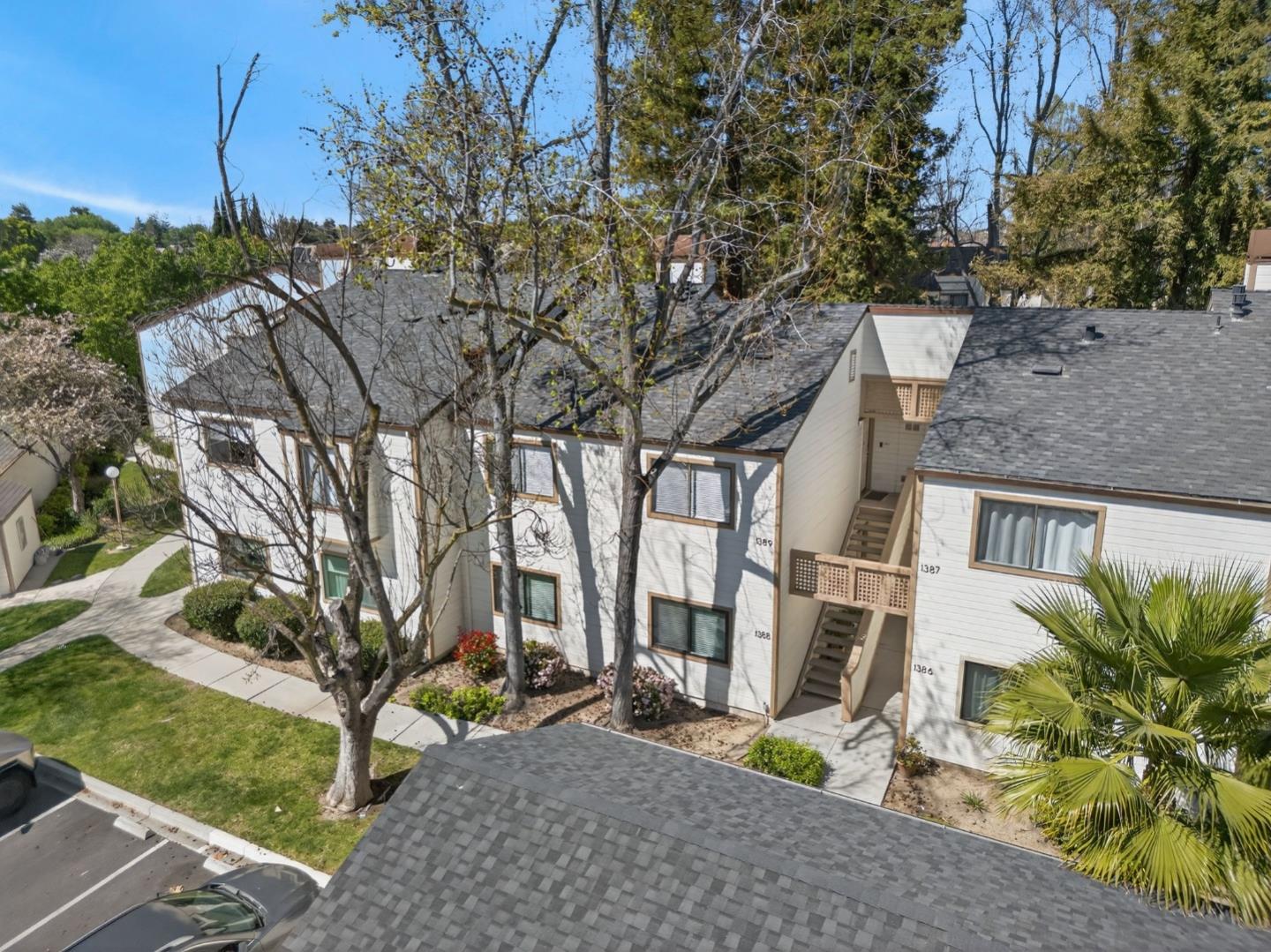 1388 Meadow Ridge Circle San Jose, CA 95131 - Photo 4 of 55