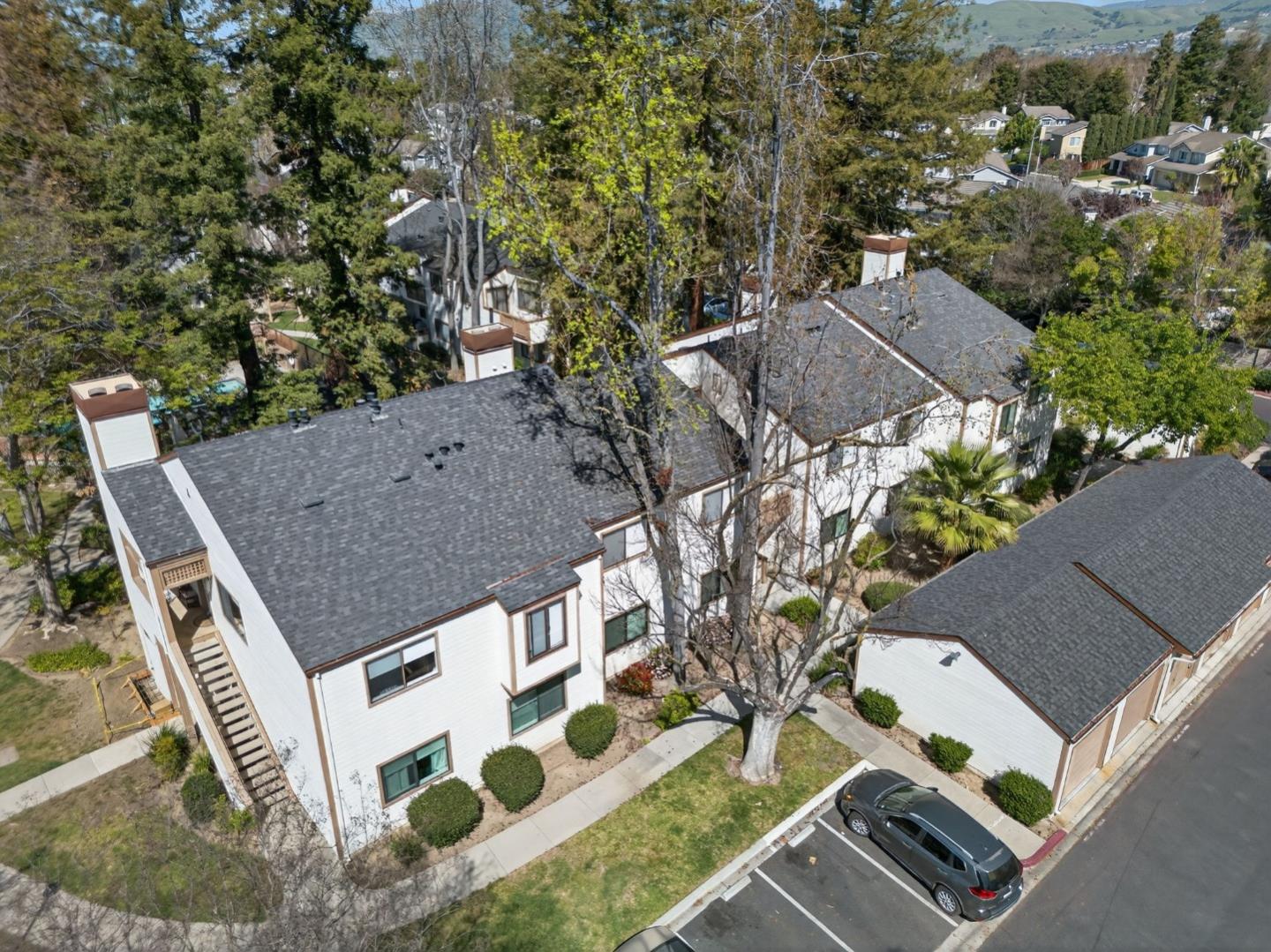 1388 Meadow Ridge Circle San Jose, CA 95131 - Photo 6 of 55