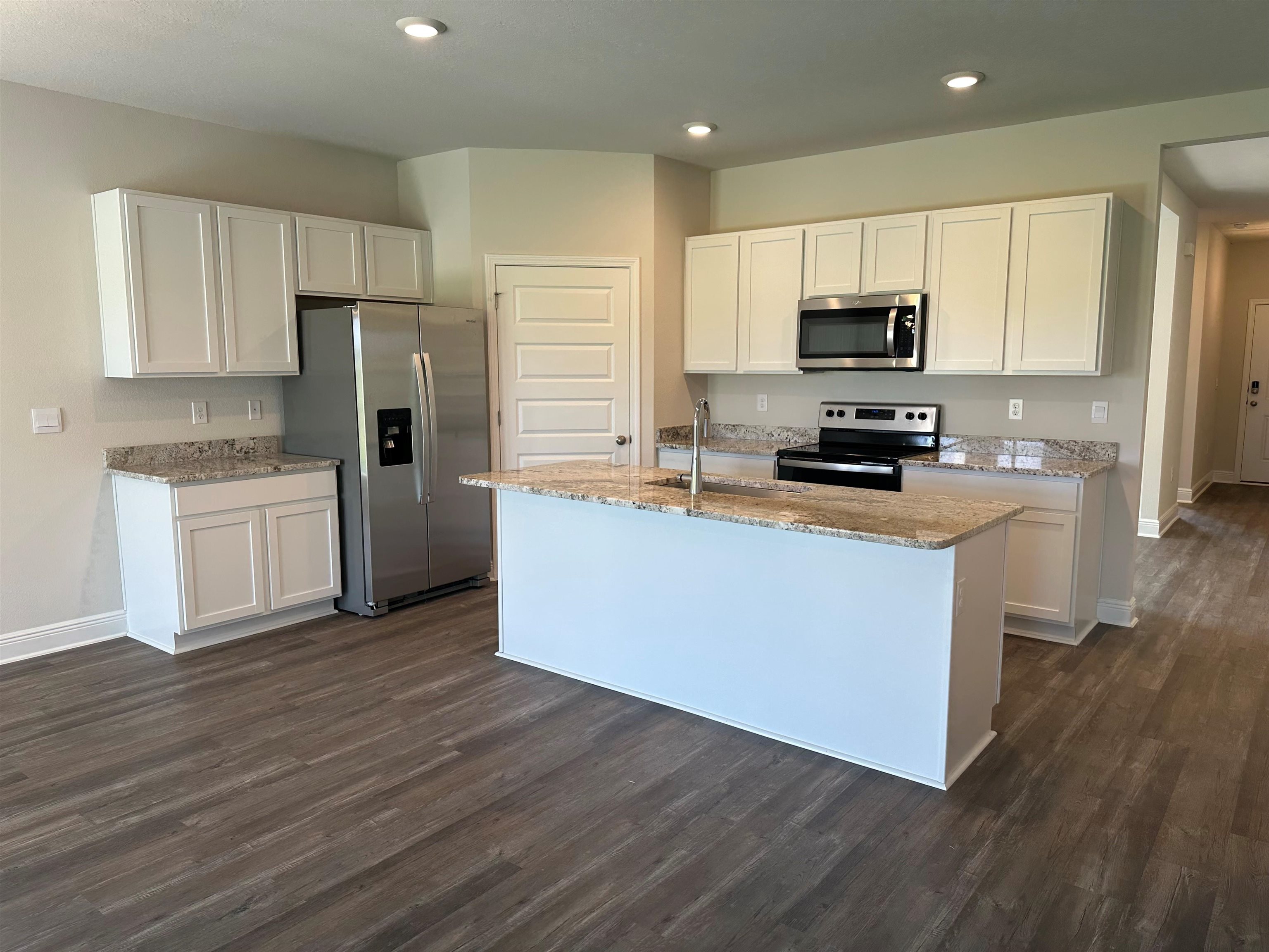 1005 Hayward Loop, Unit 13 Foley, AL 36535 - Photo 8 of 18 Kitchen