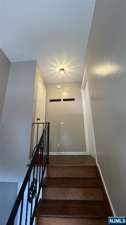 85 Eastern Way Rutherford, NJ 07070 - Photo 2 of 23 a view of entryway