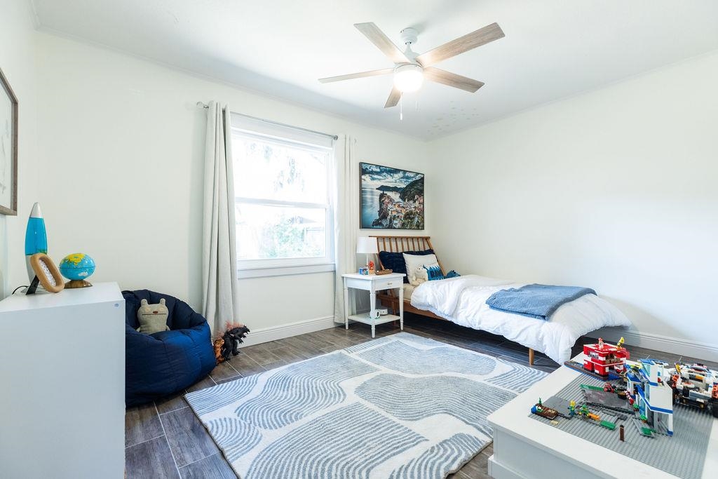 112 Drake Road St. Augustine, FL 32086 - Photo 36 of 59 a bedroom with furniture and a window