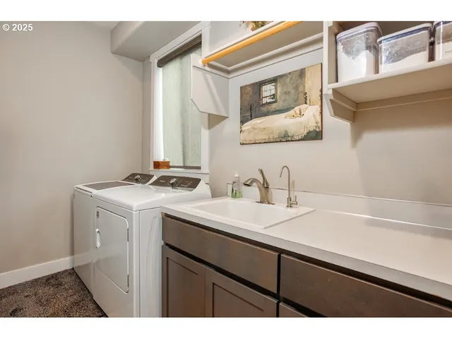 $935,000 | 4300 Old Pacific Highway South, Kelso, WA 98626