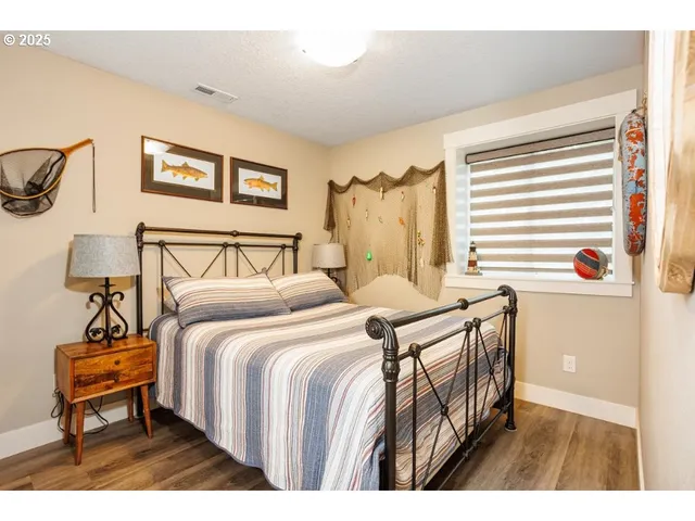 $935,000 | 4300 Old Pacific Highway South, Kelso, WA 98626