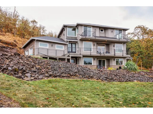 $935,000 | 4300 Old Pacific Highway South, Kelso, WA 98626