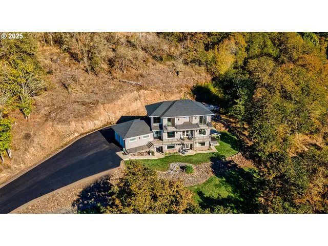 $935,000 | 4300 Old Pacific Highway South, Kelso, WA 98626