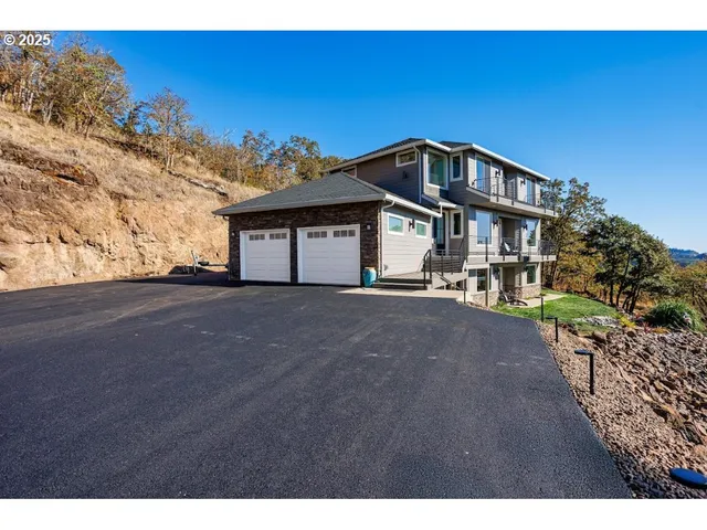 $935,000 | 4300 Old Pacific Highway South, Kelso, WA 98626