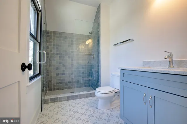 $2,375,000 | 45 East Lake Drive, Annapolis, MD 21403