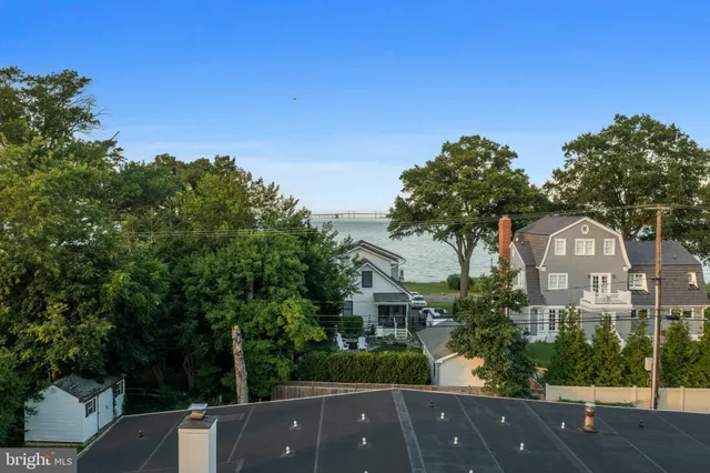 $2,375,000 | 45 East Lake Drive, Annapolis, MD 21403