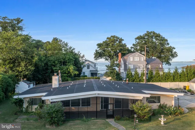 $2,375,000 | 45 East Lake Drive, Annapolis, MD 21403
