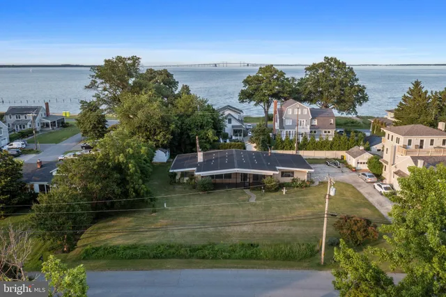 $2,375,000 | 45 East Lake Drive, Annapolis, MD 21403