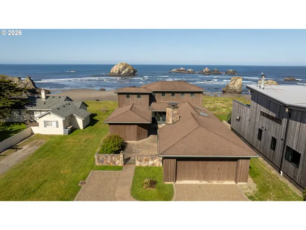 $2,980,000 | 1950 Beach Loop Drive Southwest, Bandon, OR 97411