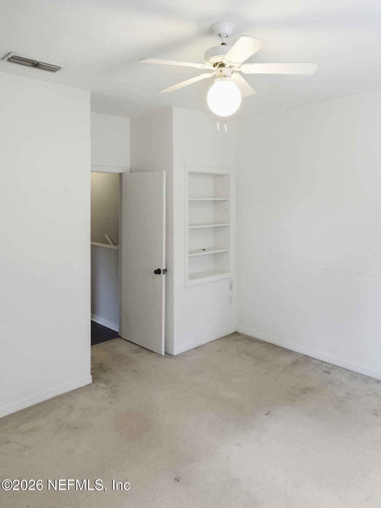 4700 Southwest Archer Road, Unit D27 Gainesville, FL 32608 - Photo 21 of 34 an empty room with a bathroom