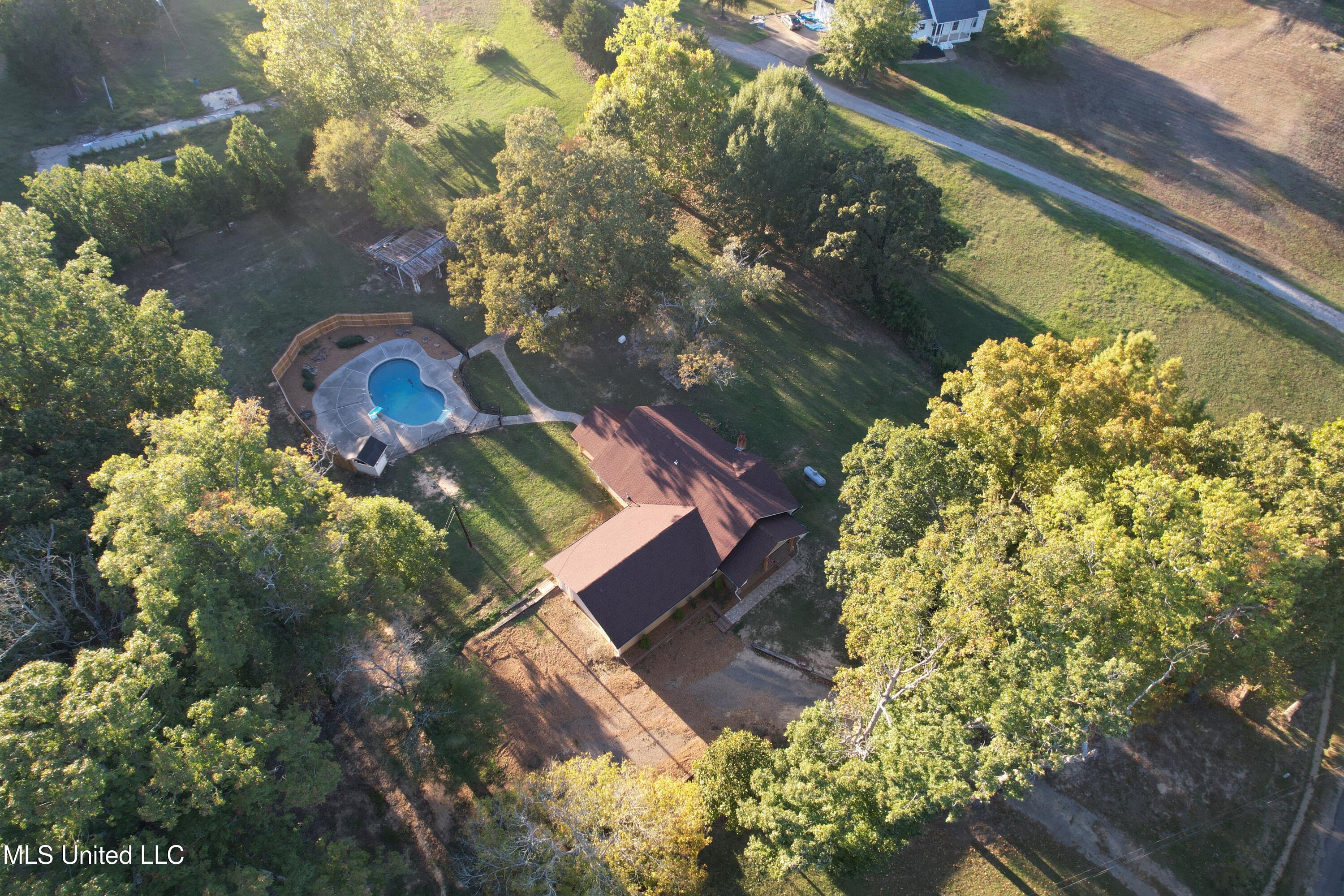 903 Shinault Road Byhalia, MS 38611 - Photo 3 of 42 DJI_0372