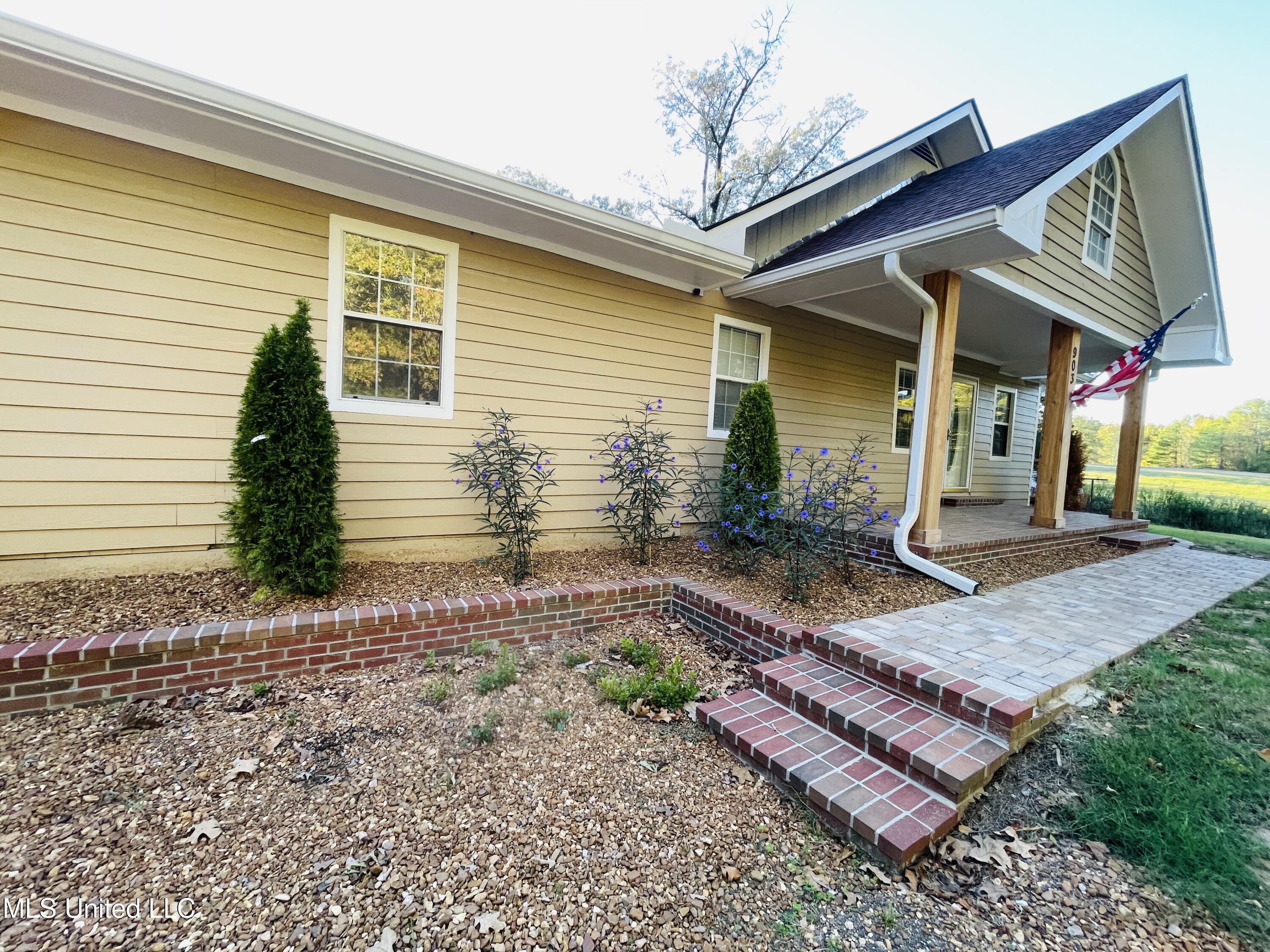 903 Shinault Road Byhalia, MS 38611 - Photo 10 of 42 IMG_3379