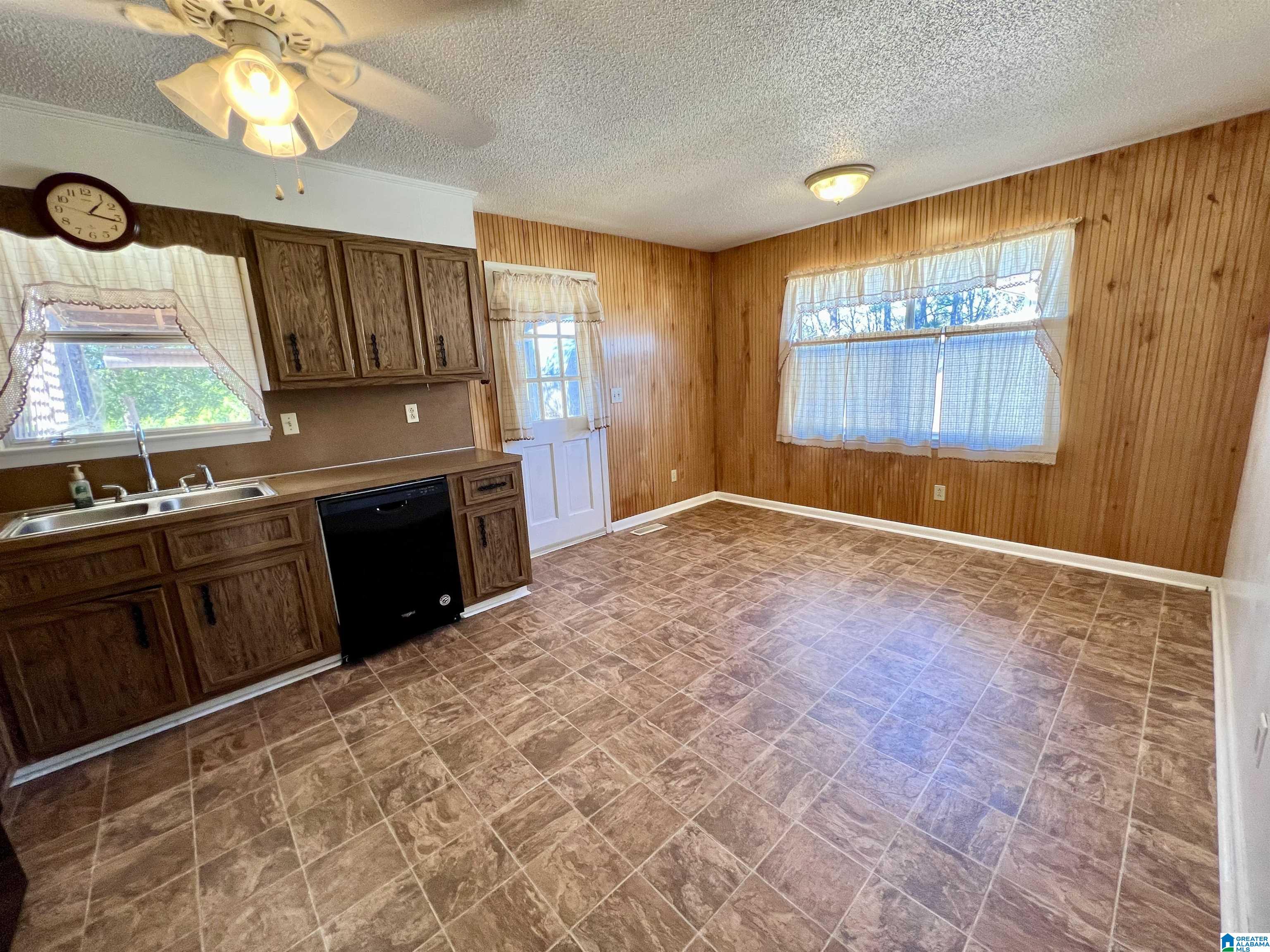 140 Greenridge Road Bessemer, AL 35023 - Photo 5 of 19 Gallery Image 5