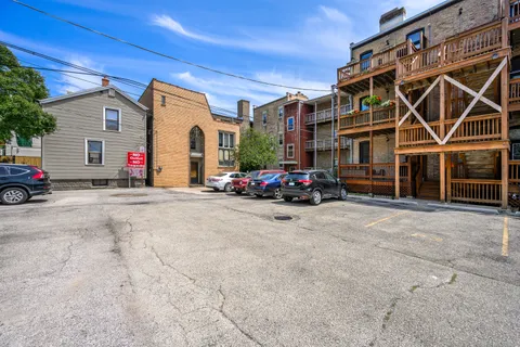 $400,000 | 540 West Belden Avenue, Unit 1C, Chicago, IL 60614