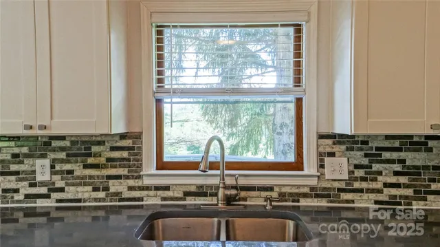 $469,000 | 244 Clay Hodges Road, Boone, NC 28607