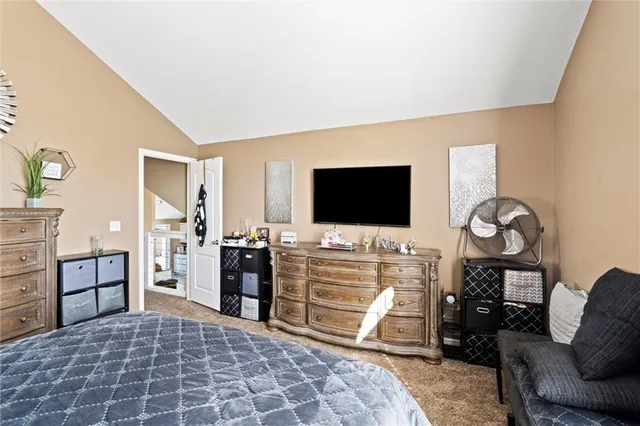 $349,900 | 810 North Cloverdale Court, Independence, MO 64056